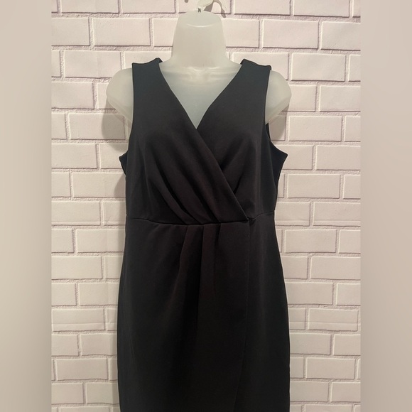 LIZ CLAIBORNE sleeveless black dress/size 10 - Picture 6 of 7